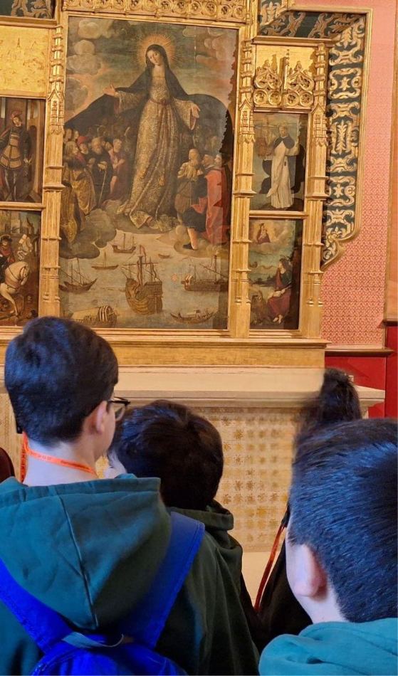 Grupo escolar en visita guiada participativa en el Alcázar de Sevilla - foto de nuestras visitas guiadas