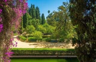 El Jardín del Marqués de la Vega-Inclán y el Jardín de los Poetas