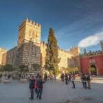 ¿Dónde reservar visita en grupo combinada al Alcázar, Catedral y Giralda sin colas?