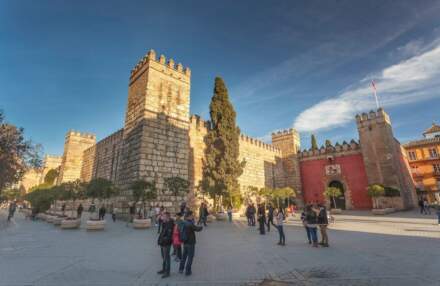 ¿Dónde reservar visita en grupo combinada al Alcázar, Catedral y Giralda sin colas?